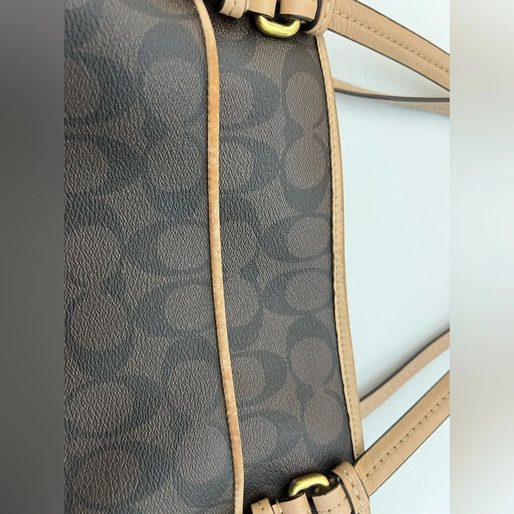 Authentic Coach Signature Peyton Tote Bag - Picture 4 of 10